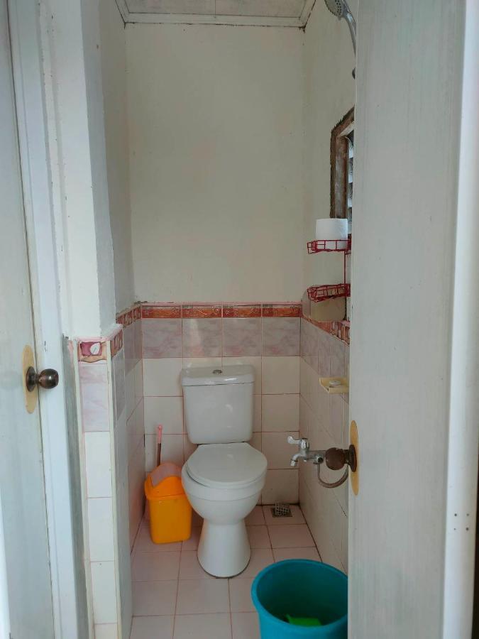 Fely'S Homestay Batuan Exteriör bild