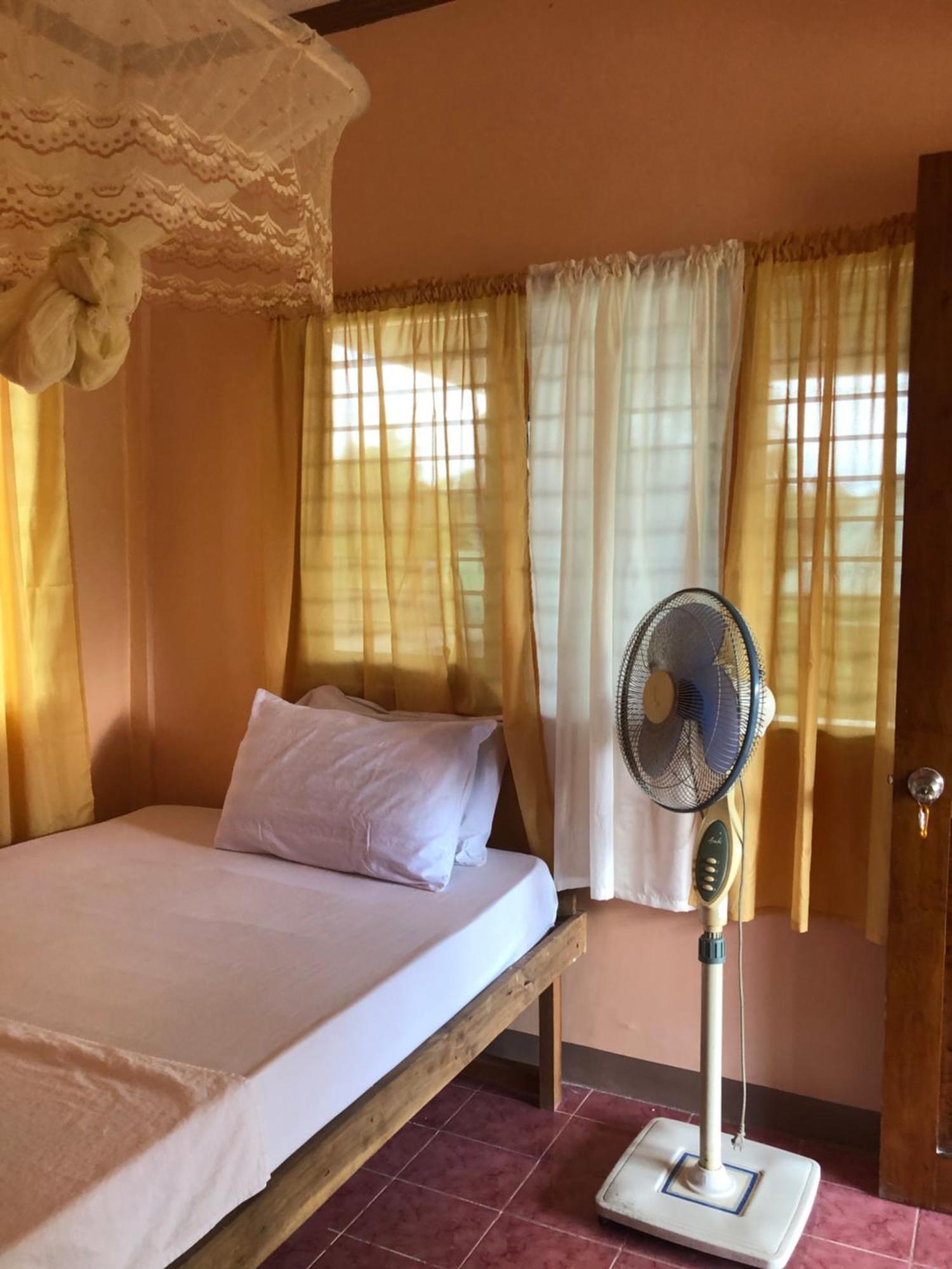 Fely'S Homestay Batuan Exteriör bild